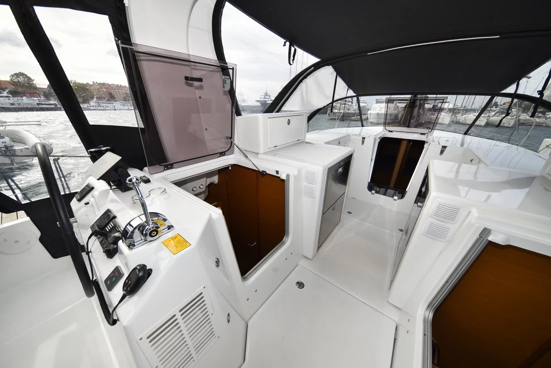 Sun Loft 47 - 6 + 1 cab. (New Horizons)  - 10