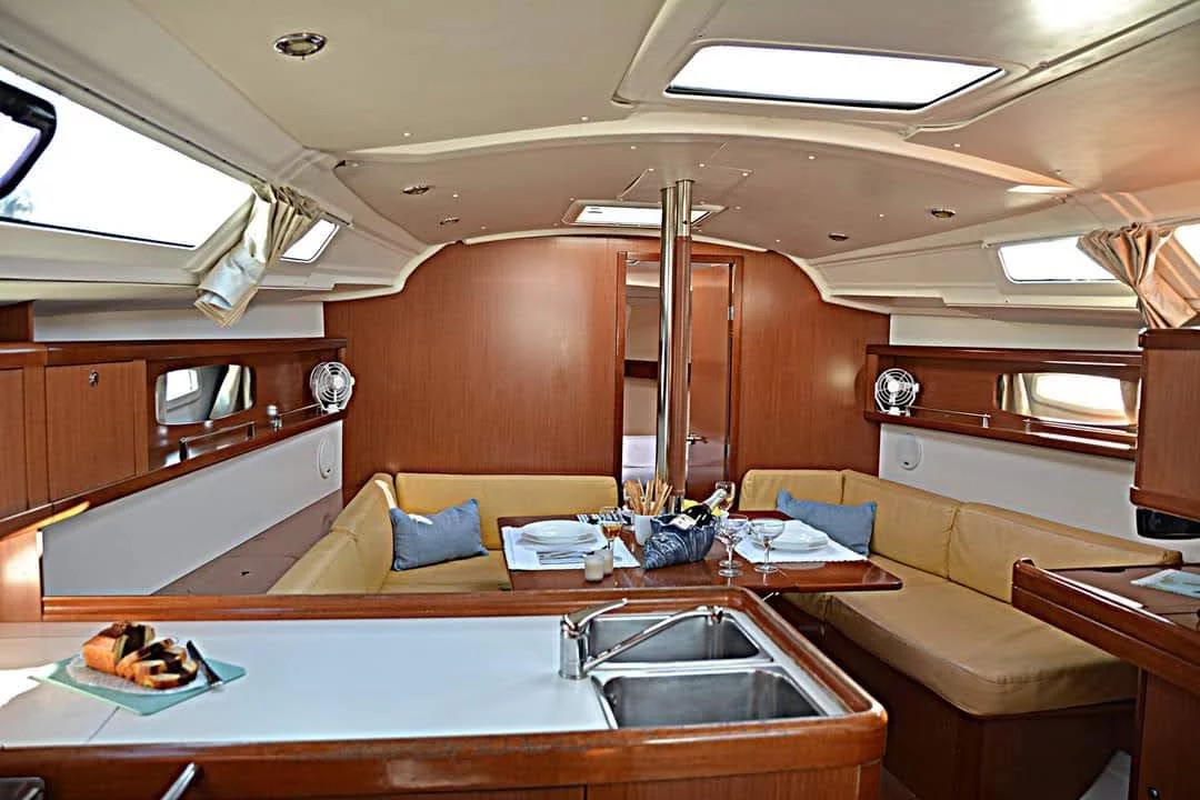 Oceanis 37 (Mary)  - 9