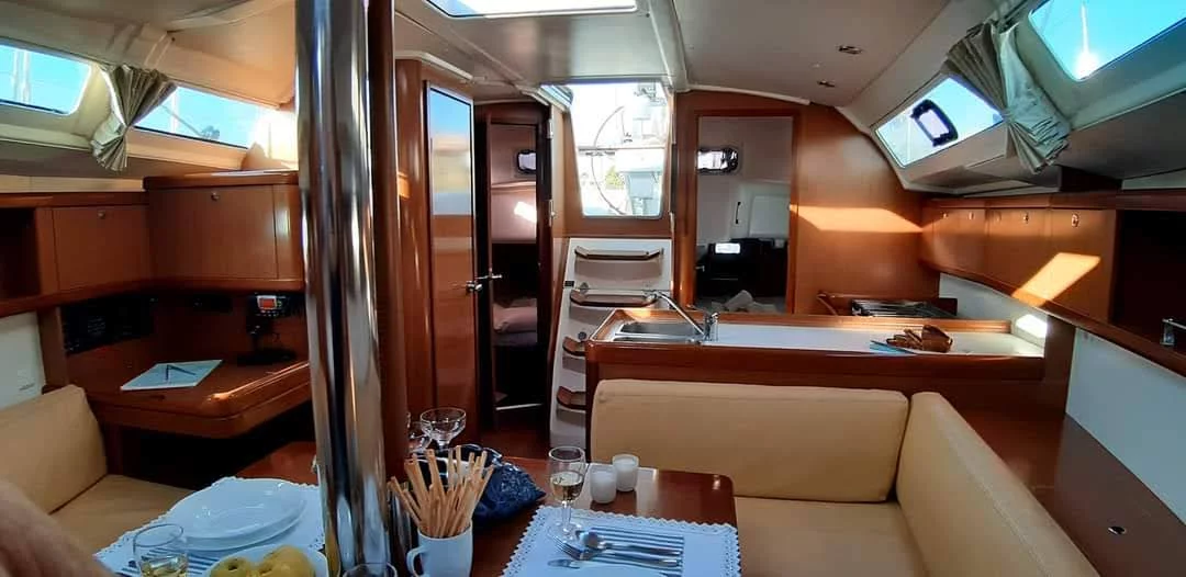 Oceanis 37 (Mary)  - 11