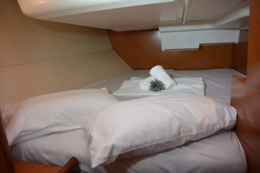 Oceanis 37 (Mary)  - 12