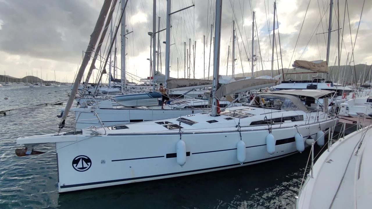 Dufour 520 GL (MOBY SICK)  - 2