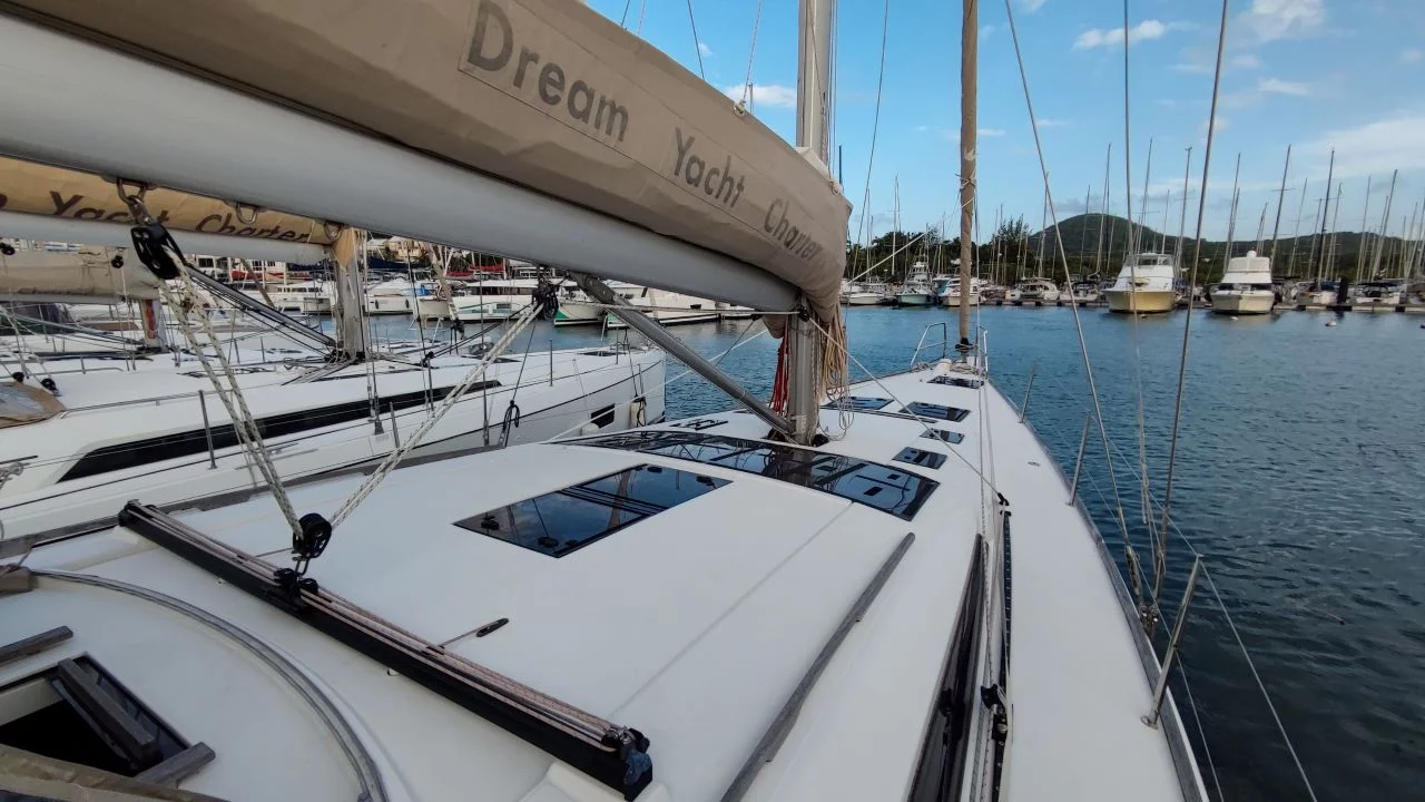 Dufour 520 GL (MOBY SICK)  - 3