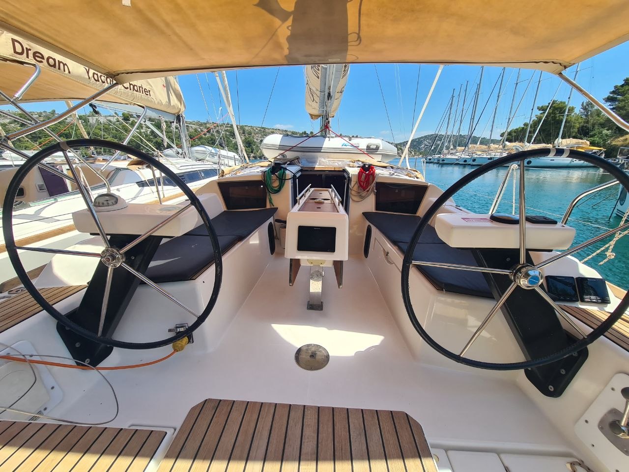 Dufour 360 Liberty — photo 8