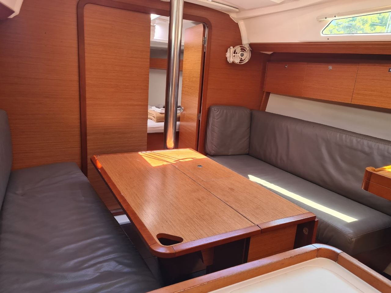 Dufour 360 Liberty — photo 10