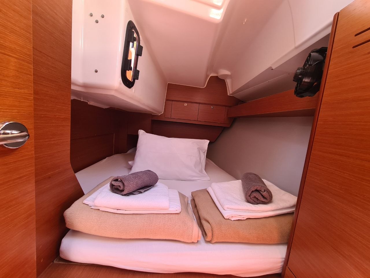 Dufour 360 Liberty — photo 12