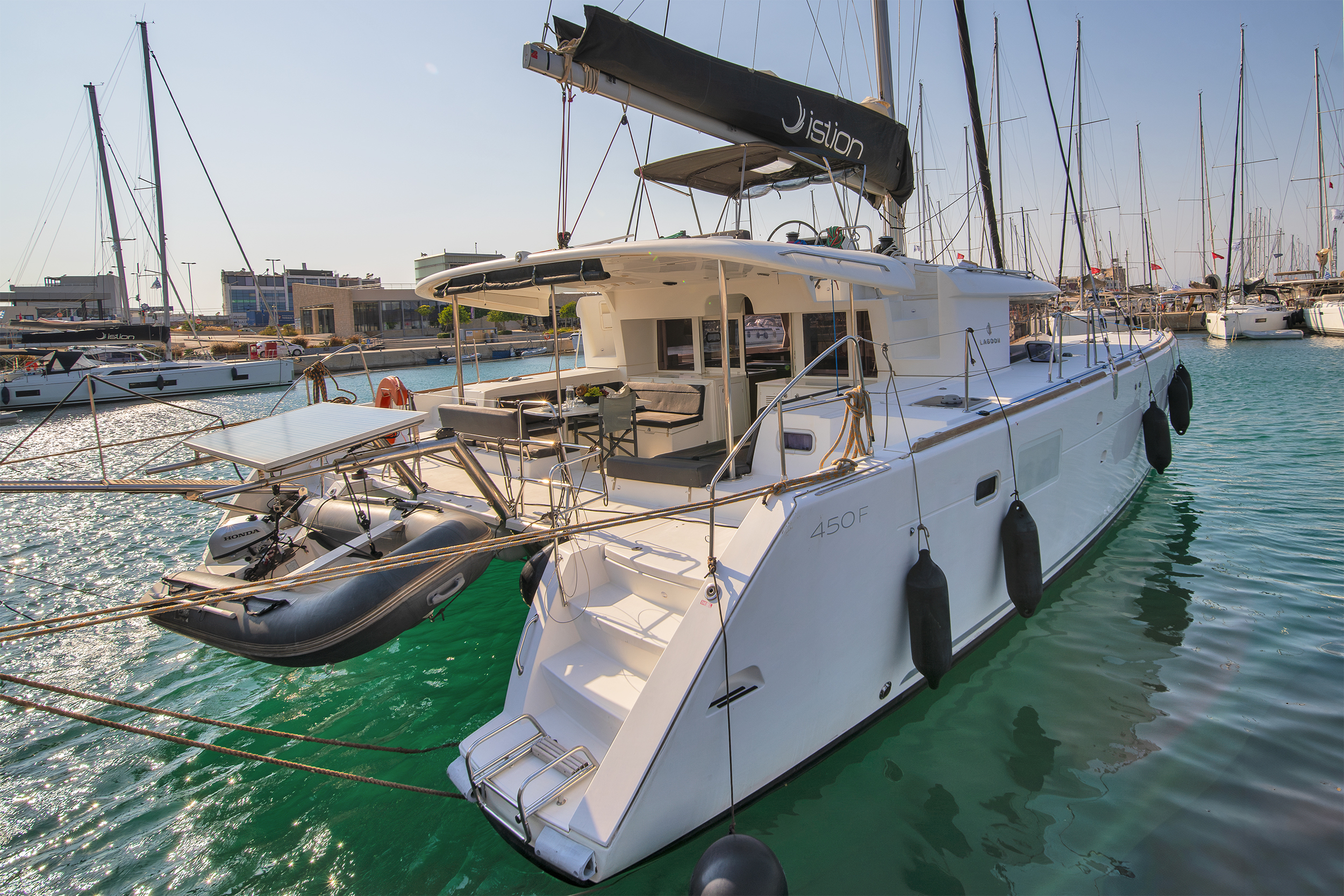 Lagoon 450 F - 4 + 2 cab. — photo 4