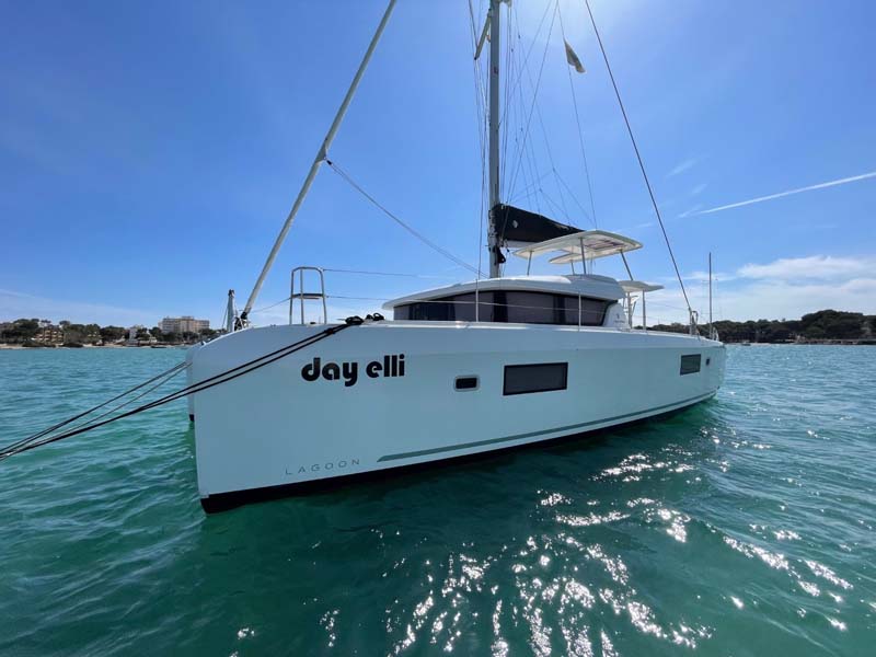 Photo #3 - Lagoon 42 - 4 + 2 cab. (DayElli) in Portocolom - 29320