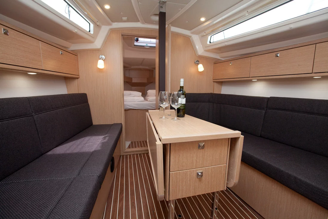 Bavaria Cruiser 34 Style (Aston)  - 8