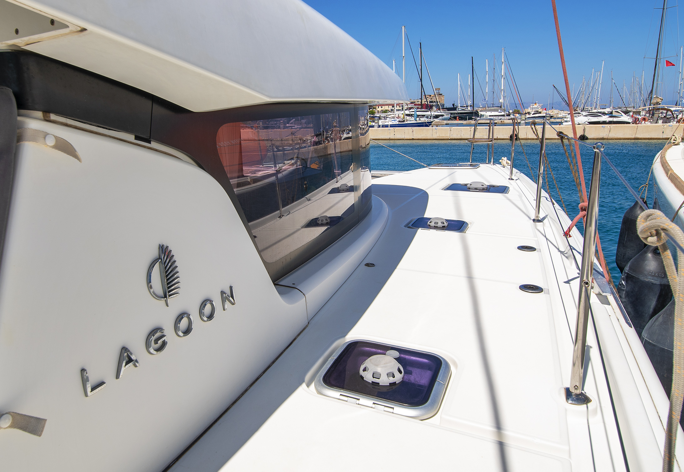 Lagoon 42 - 4 + 2 cab. — photo 11