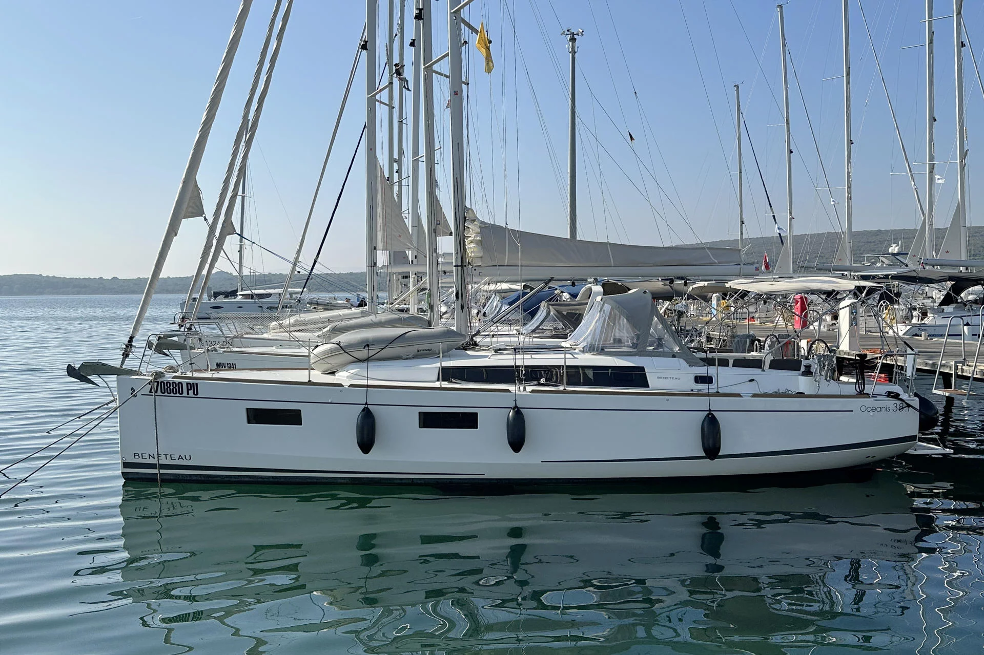 Oceanis 38.1 (Tena)  - 12