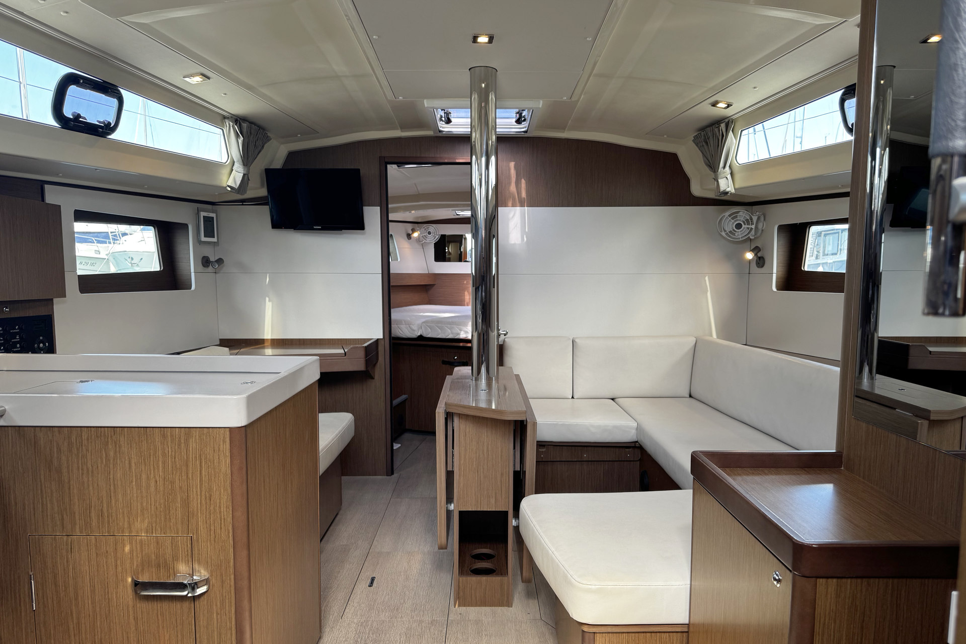 Oceanis 41.1 — photo 6