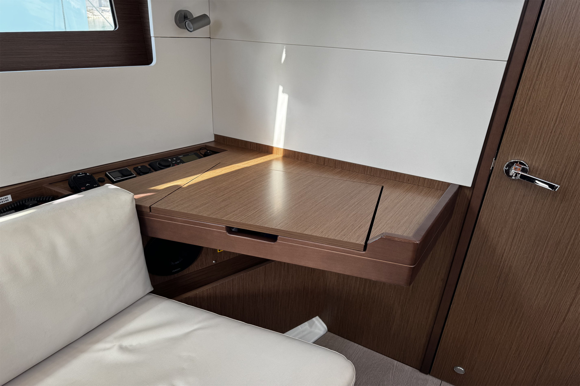 Oceanis 41.1 — photo 9
