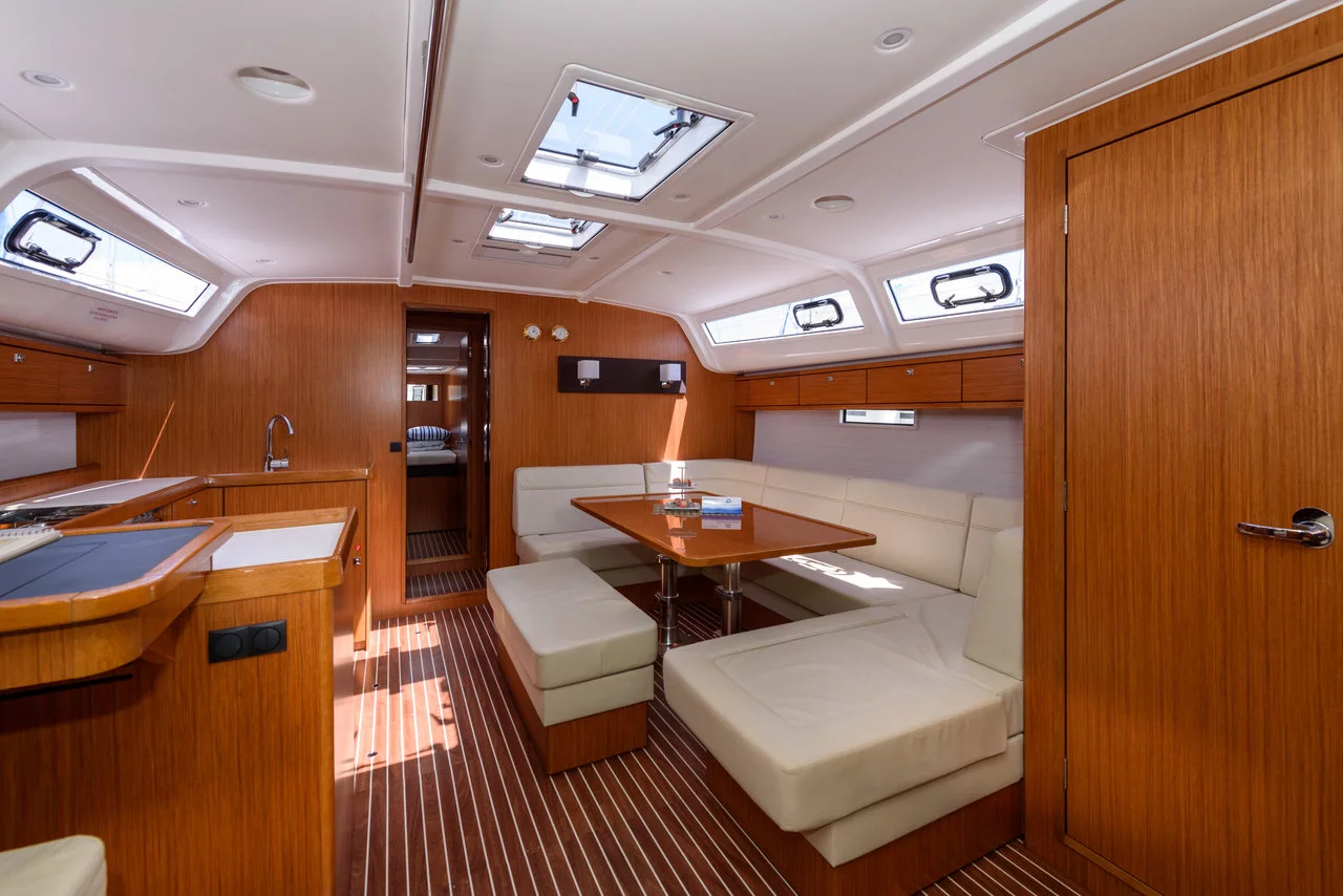 Bavaria Cruiser 51 (Bubble)  - 3