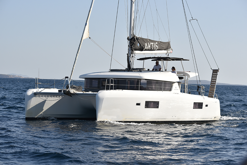 Photo #5 - Lagoon 42 - 4 + 2 cab. (Aktis) in Athen - 29438
