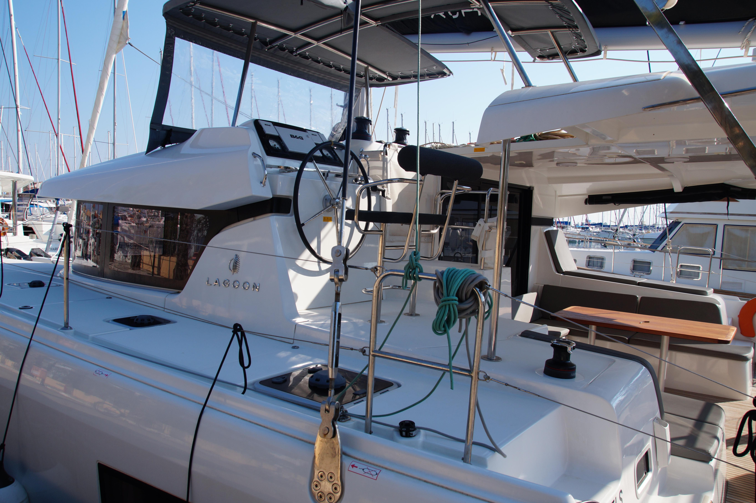 Photo #5 - Lagoon 42 - 4 + 2 cab. (Sea novels) en Paleros - 29479