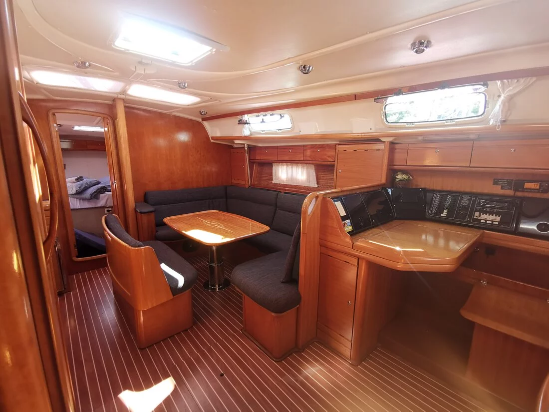 Bavaria 42 Cruiser (Sea King)  - 10