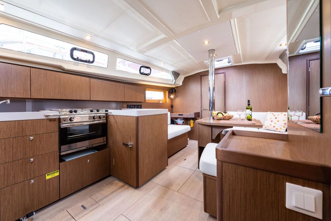 Oceanis 41.1 (Elena)  - 6