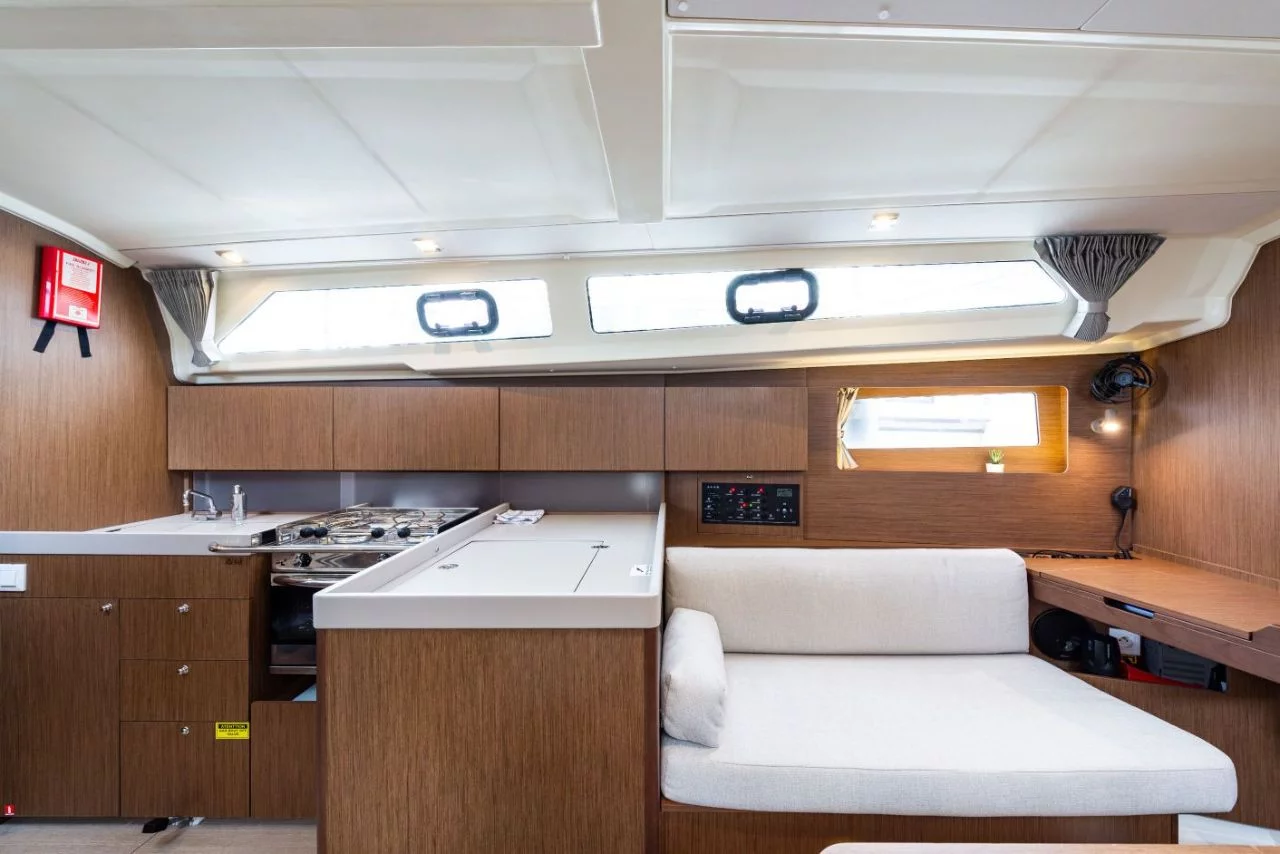 Oceanis 41.1 (Elena)  - 13