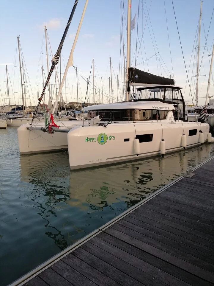 Lagoon 42 - 4 + 2 cab. (Happy Key)  - 8