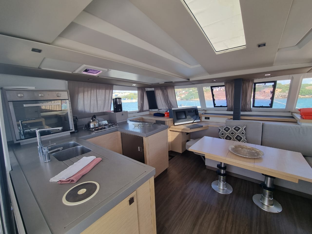 Photo #9 - Fountaine Pajot Astrea 42 - 4 + 2 cab. (Princess Kiara) in Lavrion - 29588