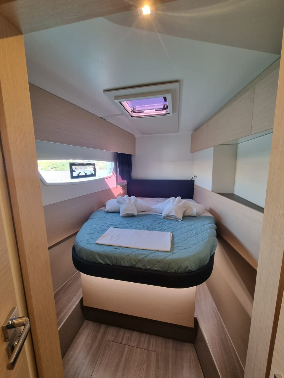 Photo #12 - Fountaine Pajot Astrea 42 - 4 + 2 cab. (Princess Kiara) in Lavrion - 29588