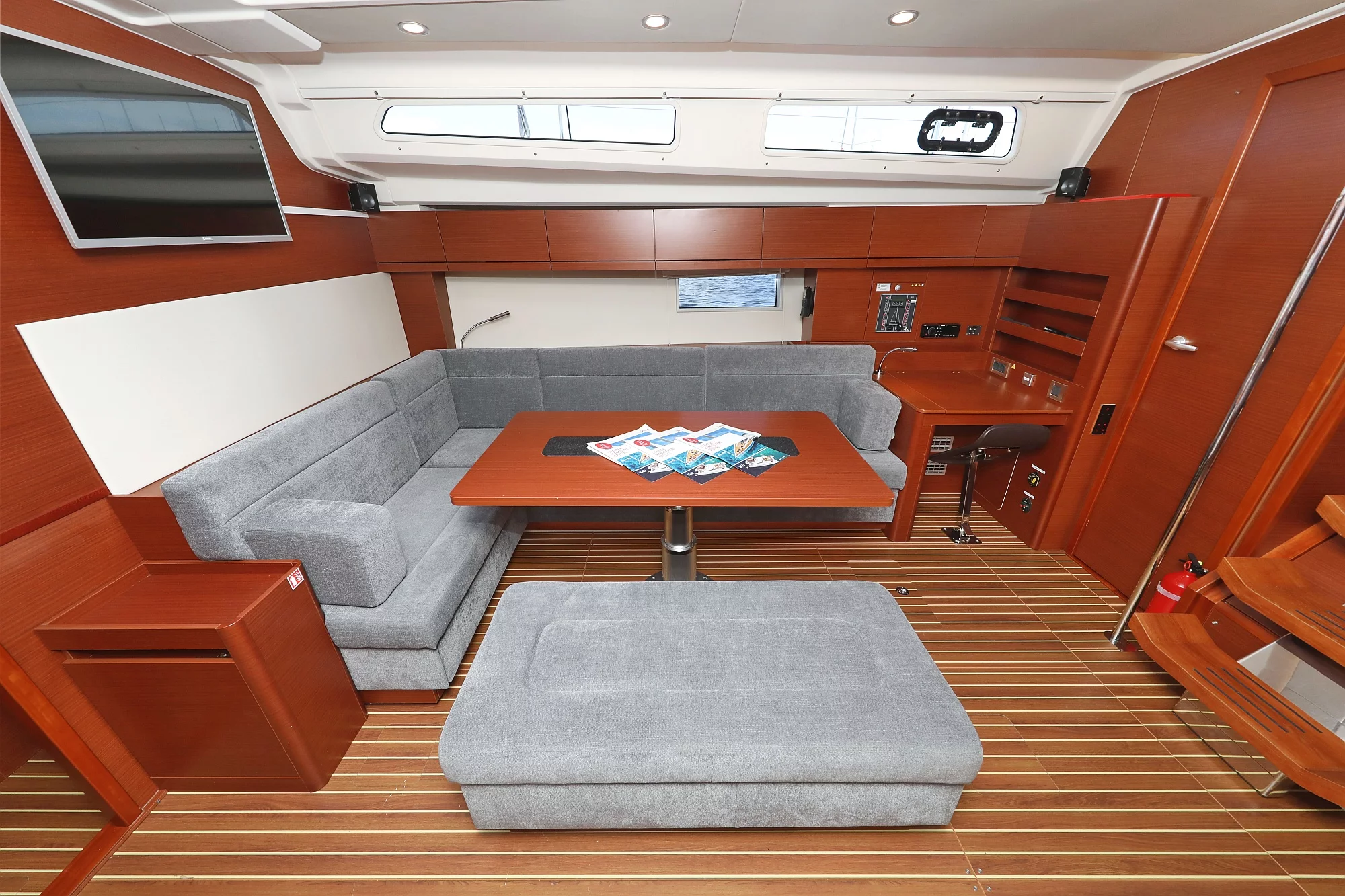 Hanse 508 - 5 + 1 cab. (Cosmopolitan)  - 12