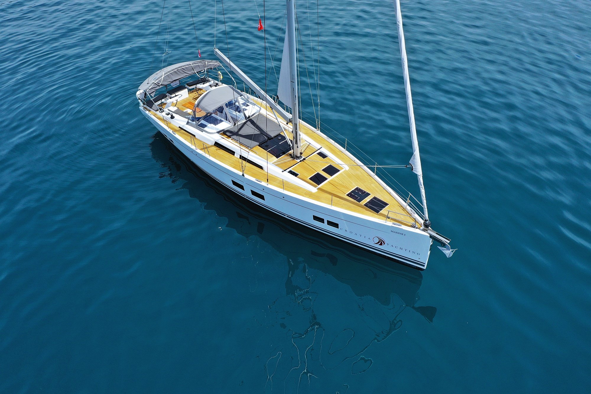 Photo #3 - Hanse 588 - 5 + 1 cab. (Mivasa) in Trogir - 29621