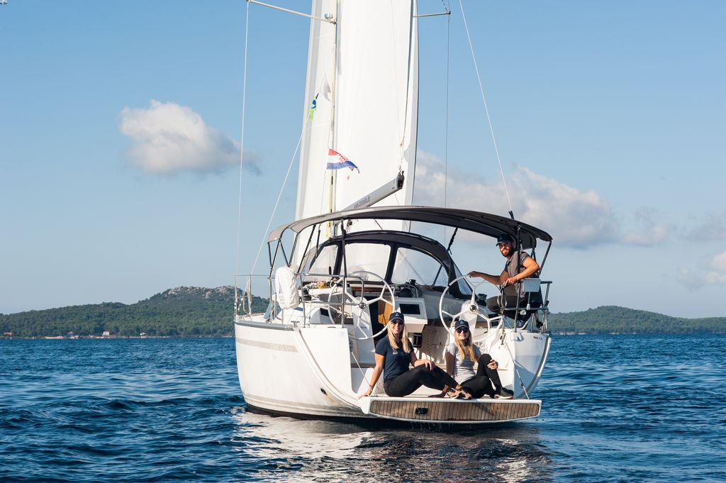 Photo #3 - Bavaria Cruiser 34 Style - 3 cab. (Neo) en Zadar - 29649