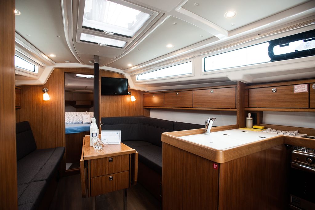 Photo #6 - Bavaria Cruiser 34 Style - 3 cab. (Neo) en Zadar - 29649