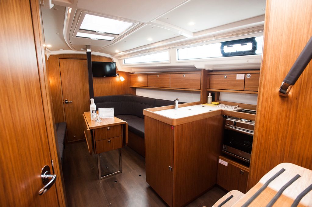 Photo #7 - Bavaria Cruiser 34 Style - 3 cab. (Neo) en Zadar - 29649