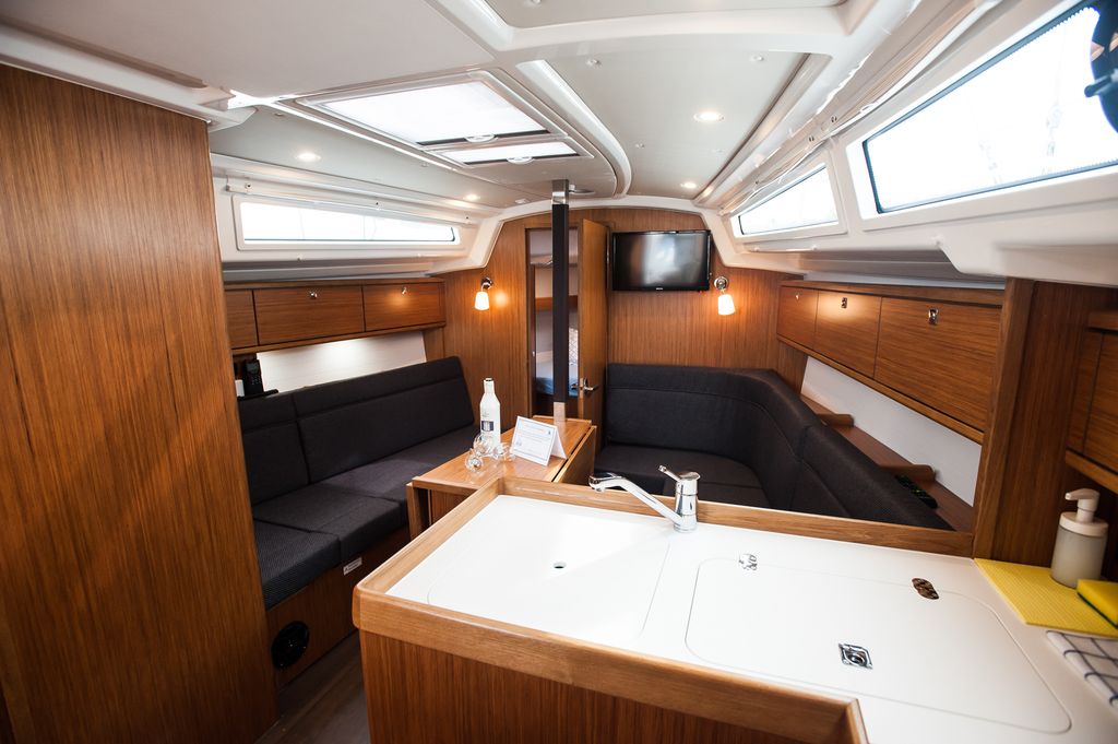 Photo #9 - Bavaria Cruiser 34 Style - 3 cab. (Neo) en Zadar - 29649