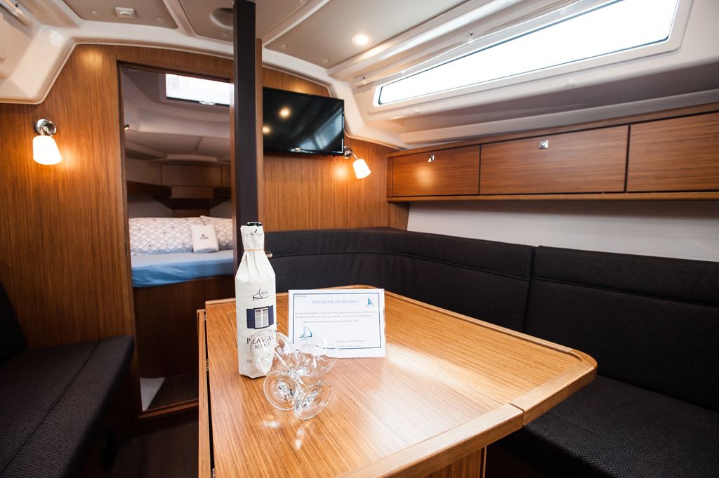 Photo #10 - Bavaria Cruiser 34 Style - 3 cab. (Neo) en Zadar - 29649