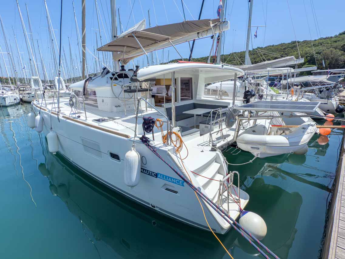 Photo #3 - Lagoon 400 S2 - 4 + 2 cab. (Yolamare) in Pula - 29665