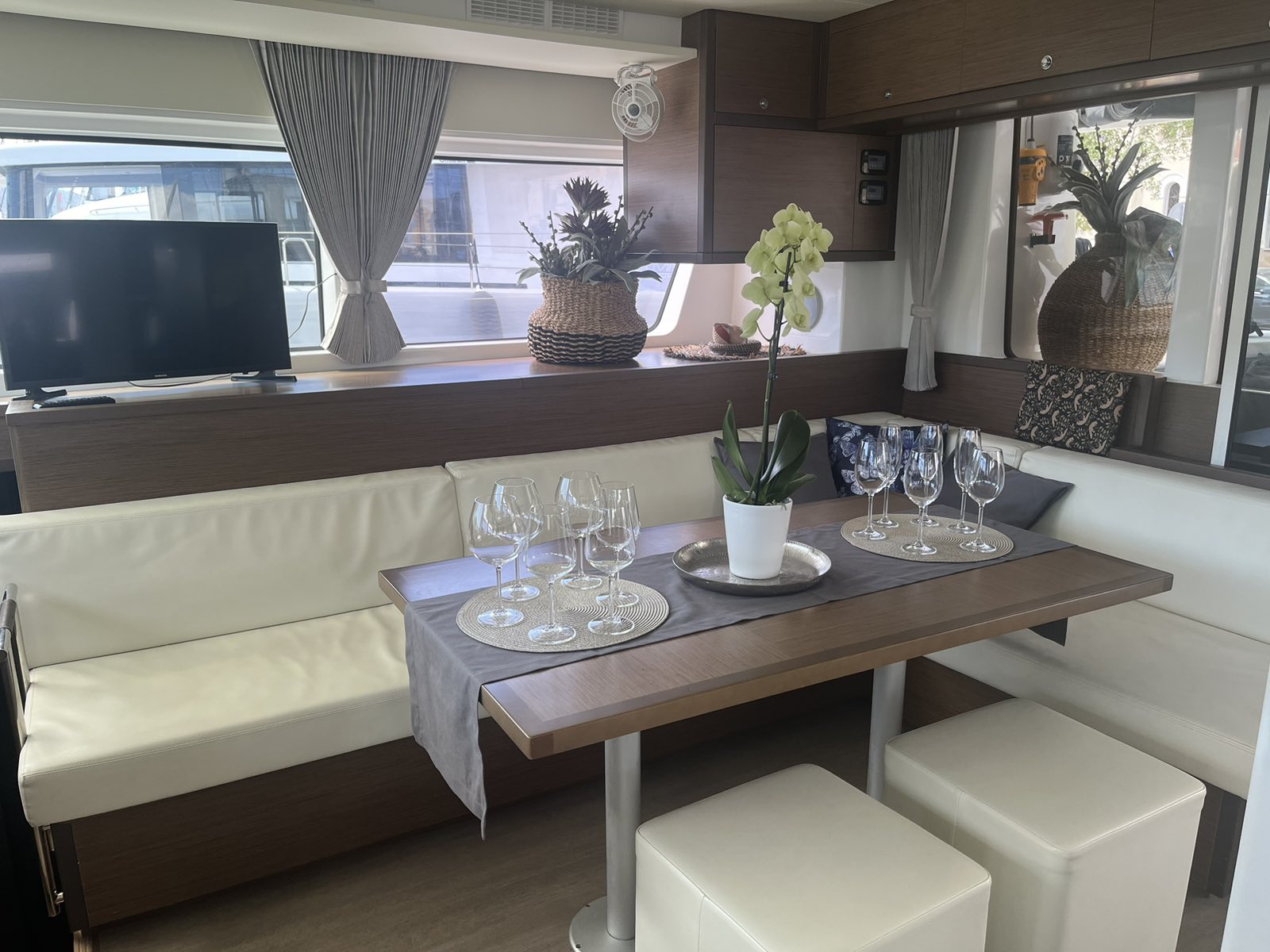 Photo #9 - Lagoon 52 F - 6 + 2 cab. (Blue Velvet) in Lefkada - 29671