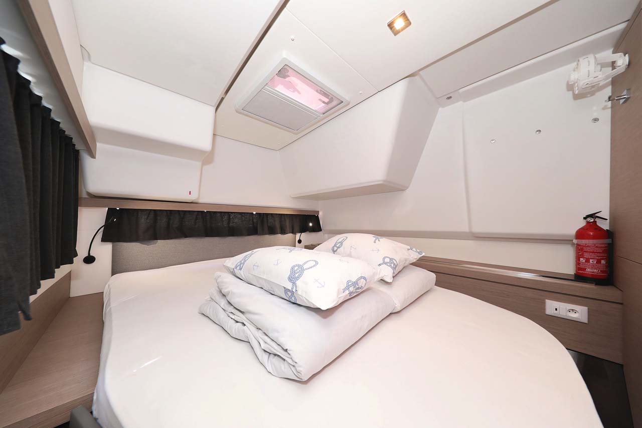 Photo #21 - Fountaine Pajot Lucia 40 - 4 cab. (Canopus) in Murter - 29708