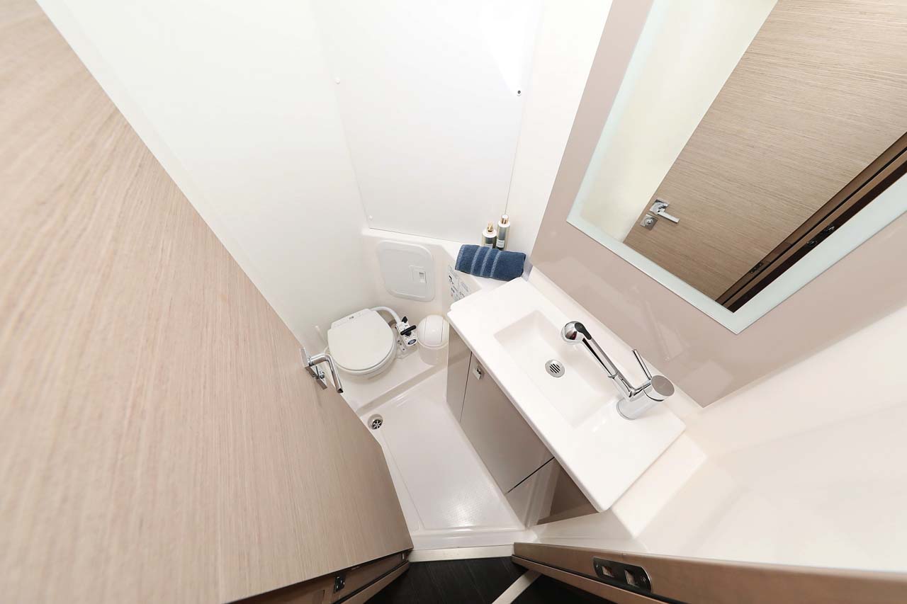 Photo #30 - Fountaine Pajot Lucia 40 - 4 cab. (Canopus) in Murter - 29708