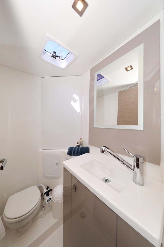 Photo #31 - Fountaine Pajot Lucia 40 - 4 cab. (Canopus) in Murter - 29708