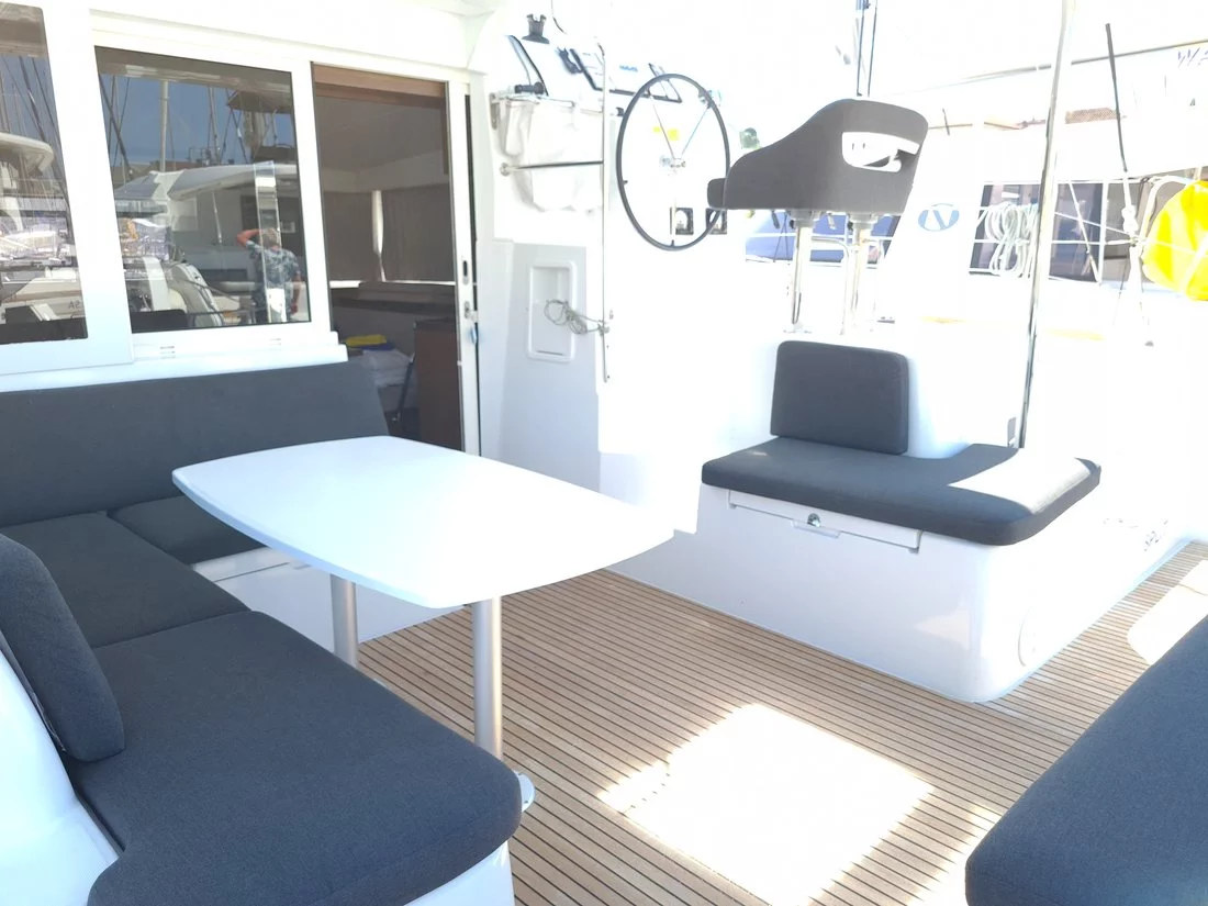 Lagoon 40 - 4 + 2 cab (Sailing Point)  - 6