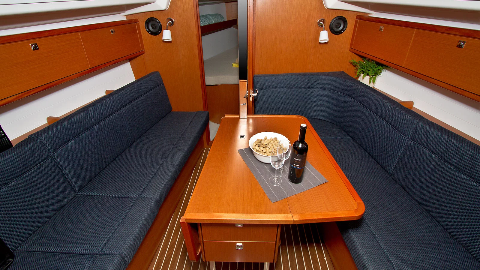 Bavaria Cruiser 34 (Artina)  - 12