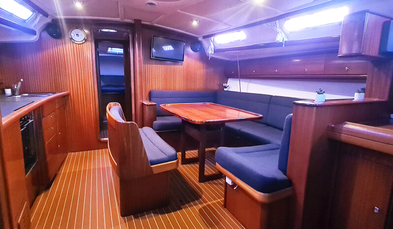 Bavaria 44 — photo 6