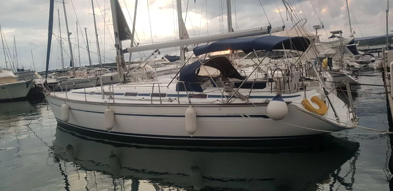 Bavaria 44 (Gin)  - 0