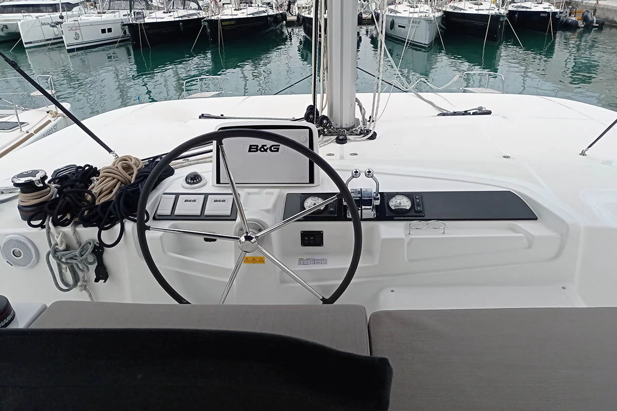 Lagoon 46 - 4 + 2 cab. (Genie)  - 8