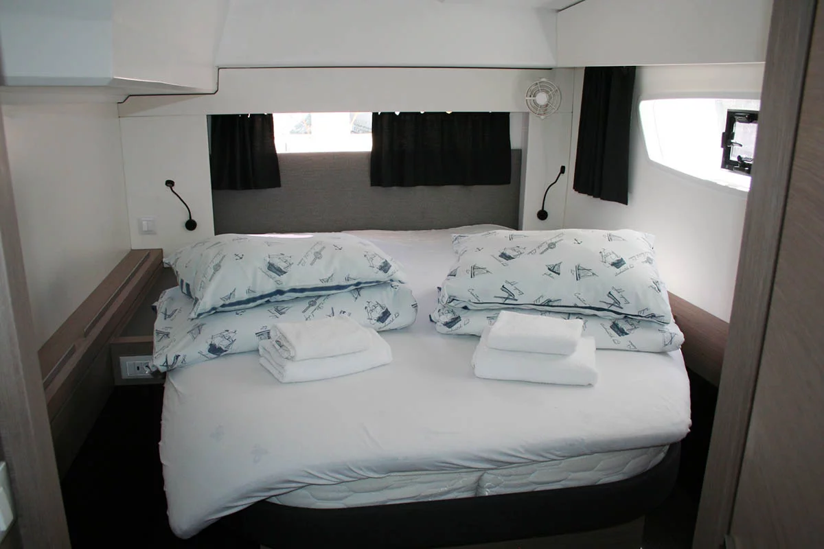 Fountaine Pajot Astrea 42 - 4 + 2 cab. (Barramundi III)  - 36