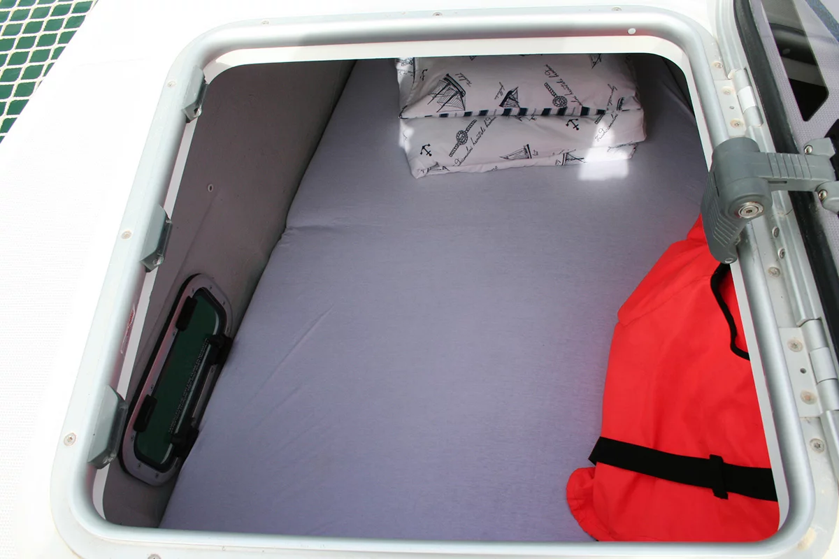 Lagoon 40 - 4 + 2 cab (Wera of Sweden)  - 25