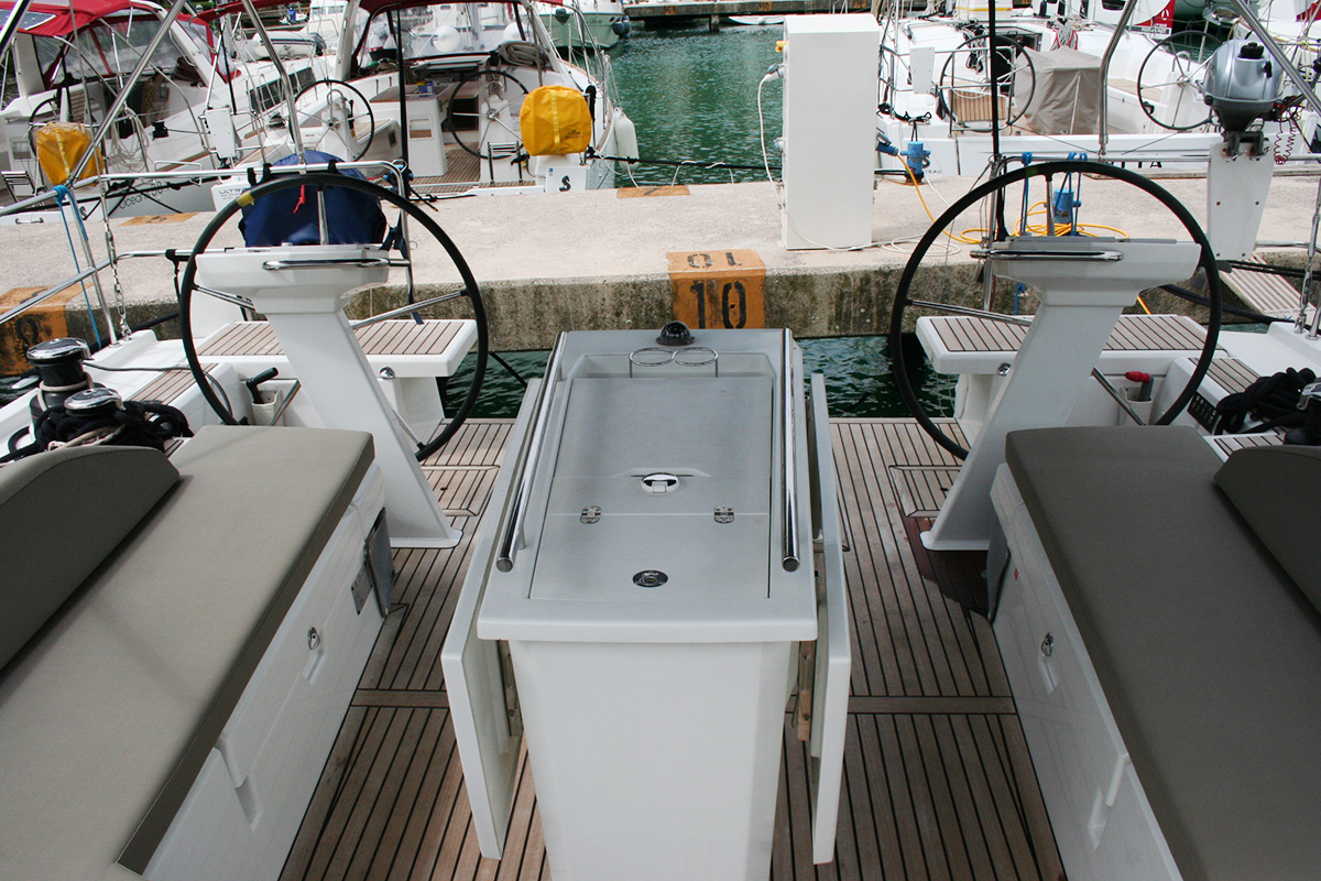 Photo #8 - Oceanis 51.1 - 5 + 1 cab. (Amallo) in Dubrovnik - 29871
