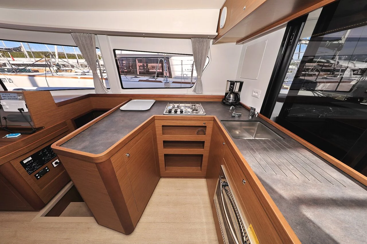 Lagoon 42 - 4 + 2 cab. (Sea Ya)  - 18