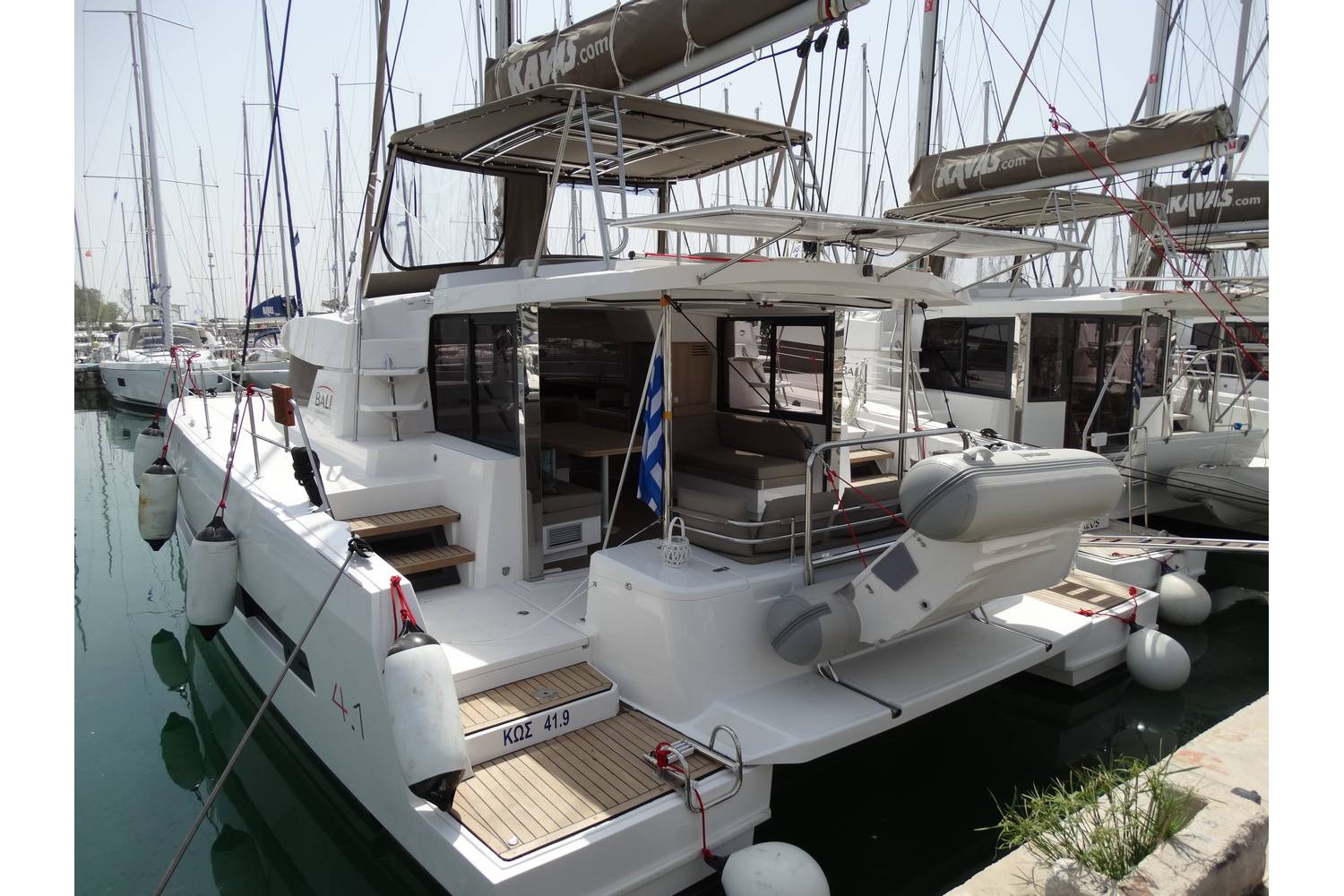 Photo #3 - Bali 4.1 - 4 cab. (Kos 41.14) en Atenas - 29886