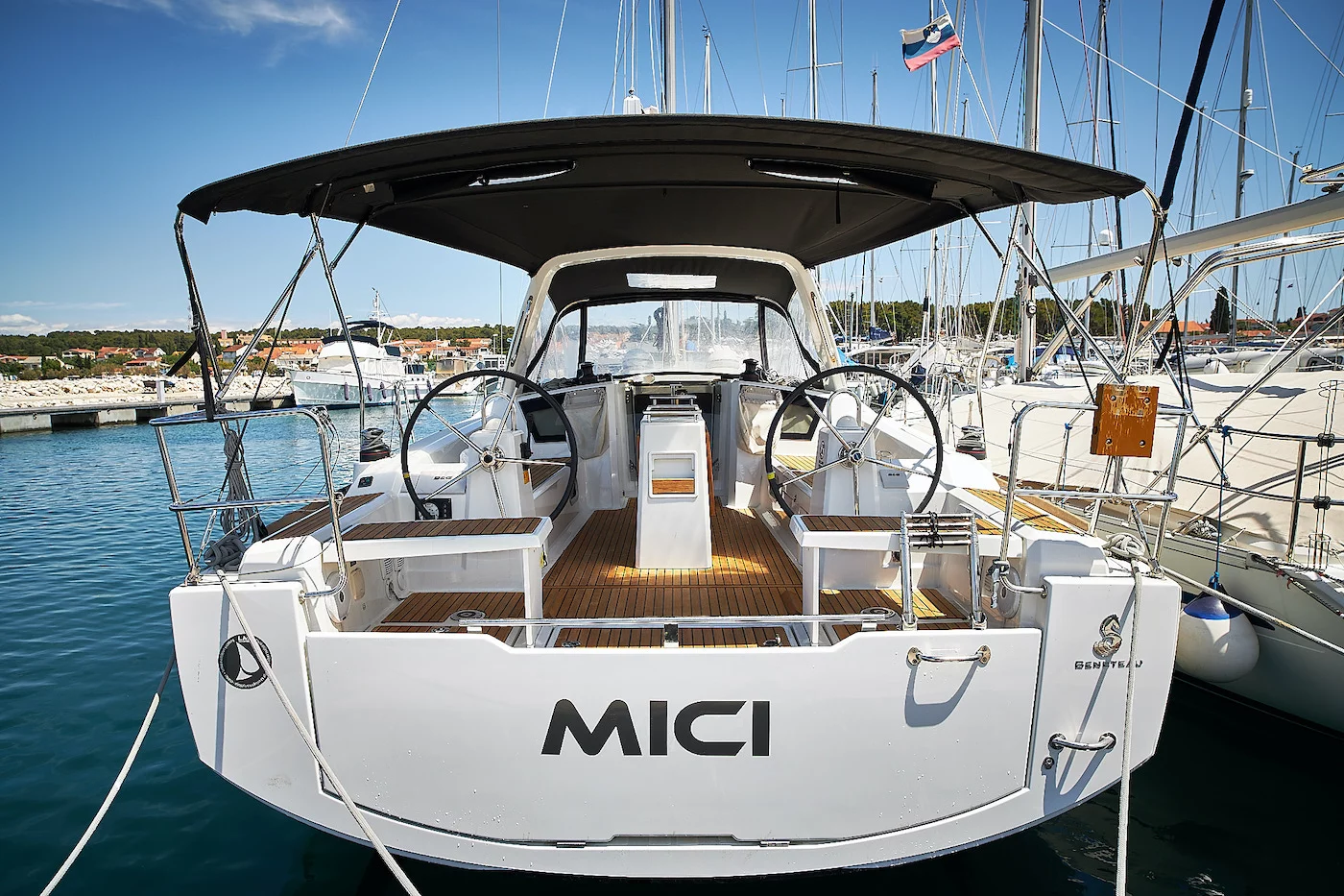 Oceanis 38.1 (Mici)  - 2