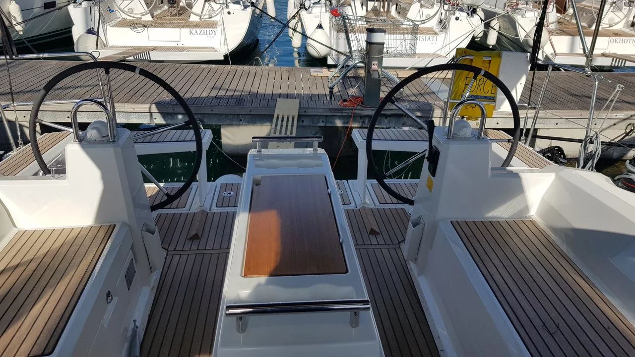 Oceanis 38.1 (Aga)  - 10
