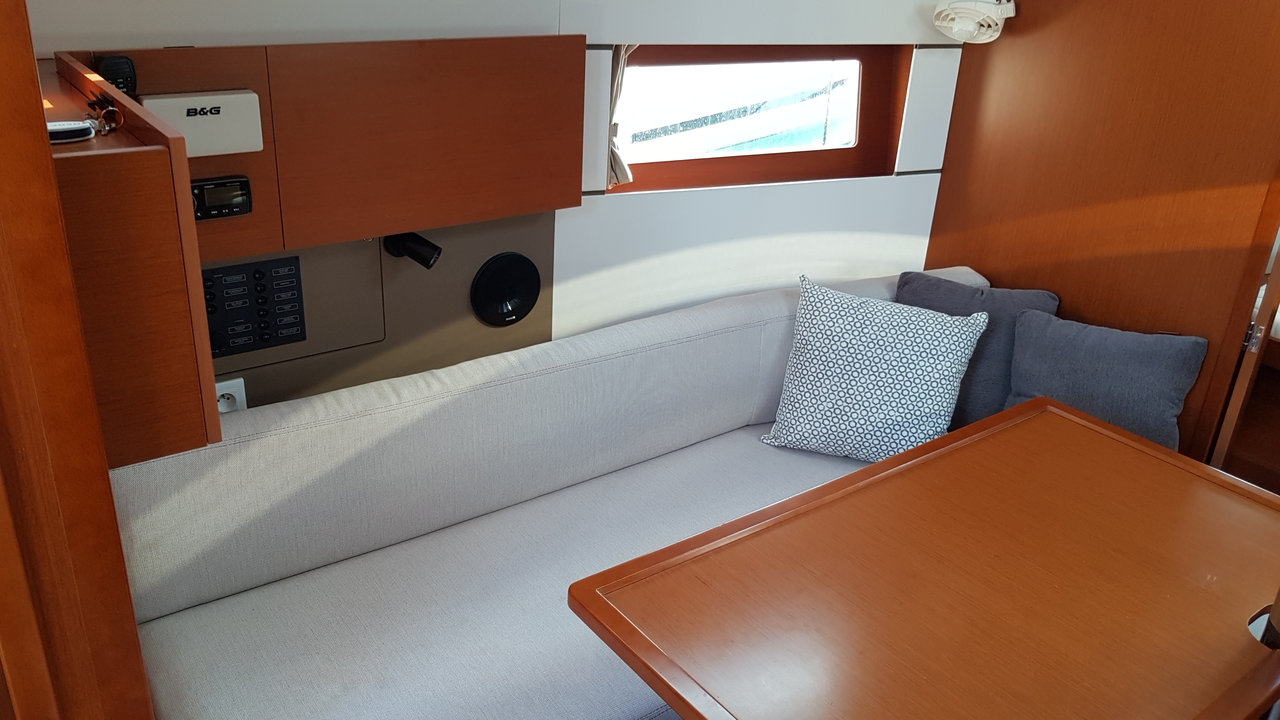 Photo #15 - Oceanis 38.1 (Aga) en Biograd - 30018